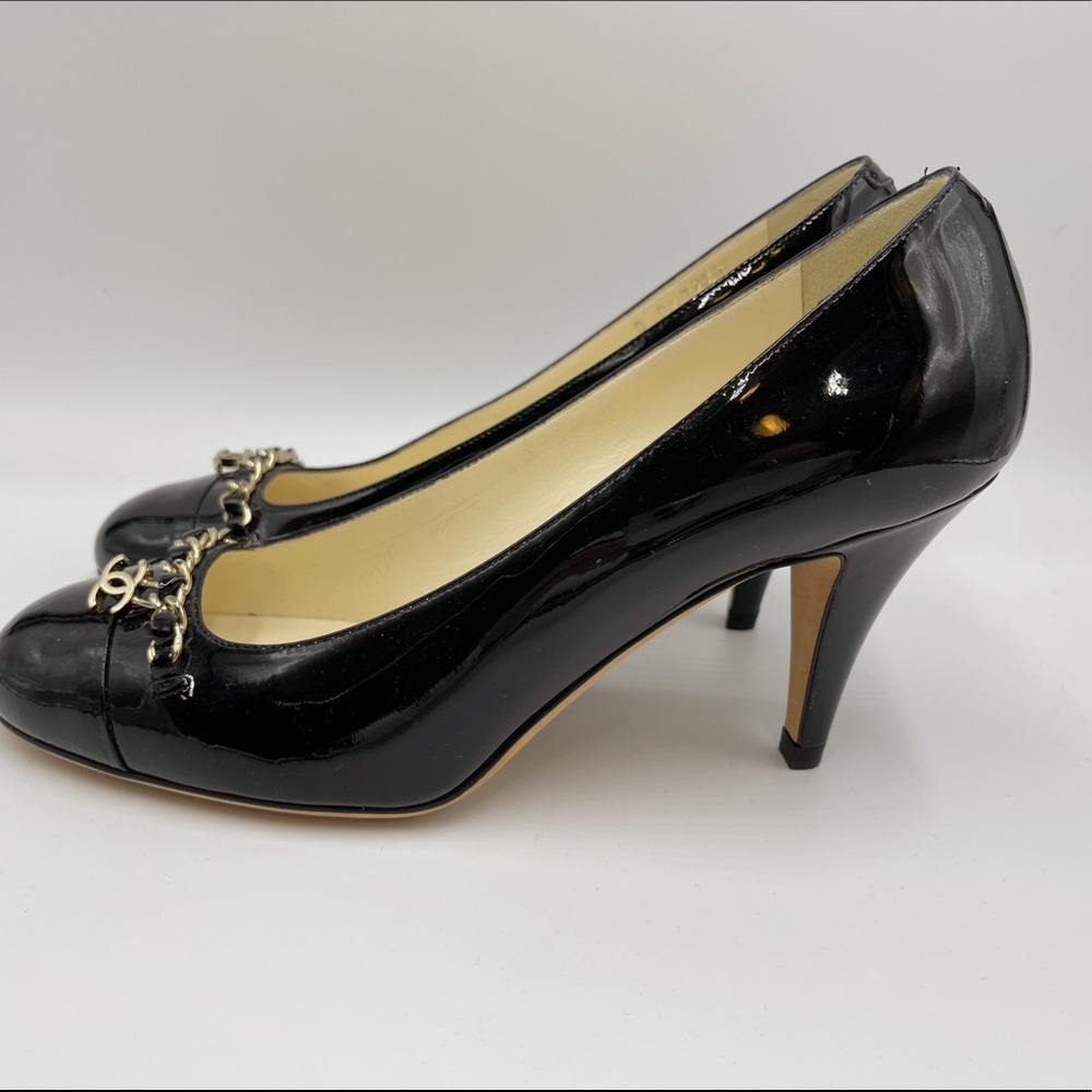 Chanel Black Patent Leather Cap toe Heels EU37.5
